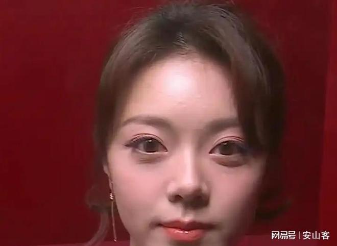 签吓坏杨幂不敢露脸只有赵今麦扛住了！J9真人游戏第一品牌芭莎之夜被镜头(图9)