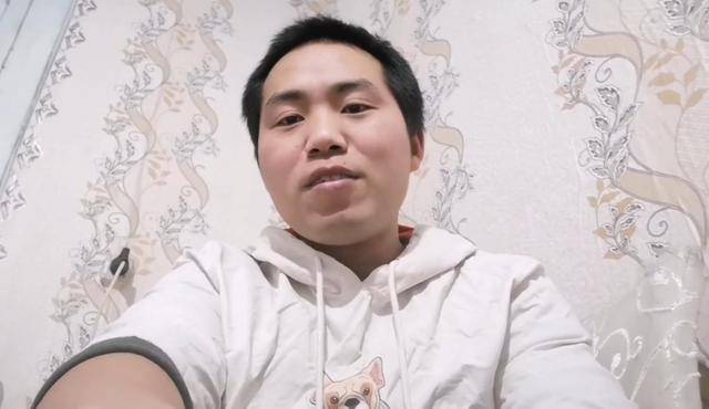 小伙跑到俄罗斯养猪8年还娶到00后大俄美女j9九游真人游戏第一平台和妻子离婚后河北(图6) 小伙跑到俄罗斯养猪8年还娶到00后大俄美女j9九游真人游戏第一平台和妻子离婚后河北(图6)