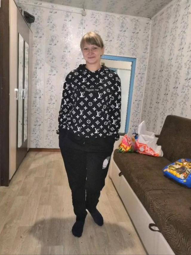 小伙跑到俄罗斯养猪8年还娶到00后大俄美女j9九游真人游戏第一平台和妻子离婚后河北(图7) 小伙跑到俄罗斯养猪8年还娶到00后大俄美女j9九游真人游戏第一平台和妻子离婚后河北(图7)